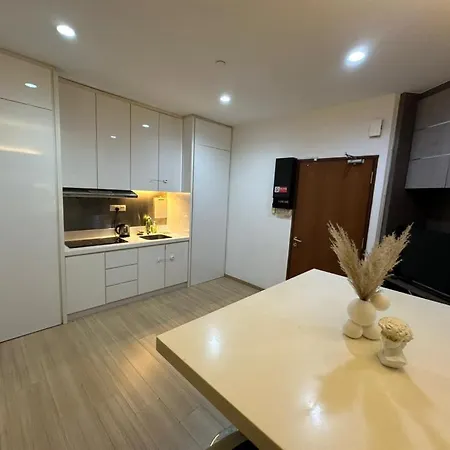 Luxury Suites 118 Island Plaza Tanjung Tokong Exterior photo
