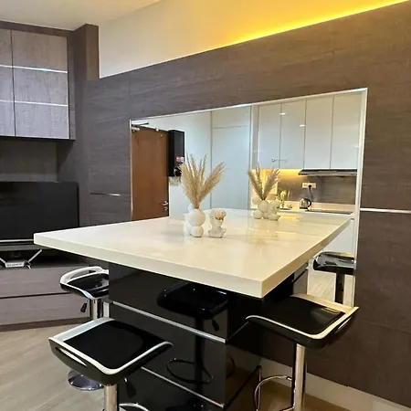 Luxury Suites 118 Island Plaza Tanjung Tokong Exterior photo