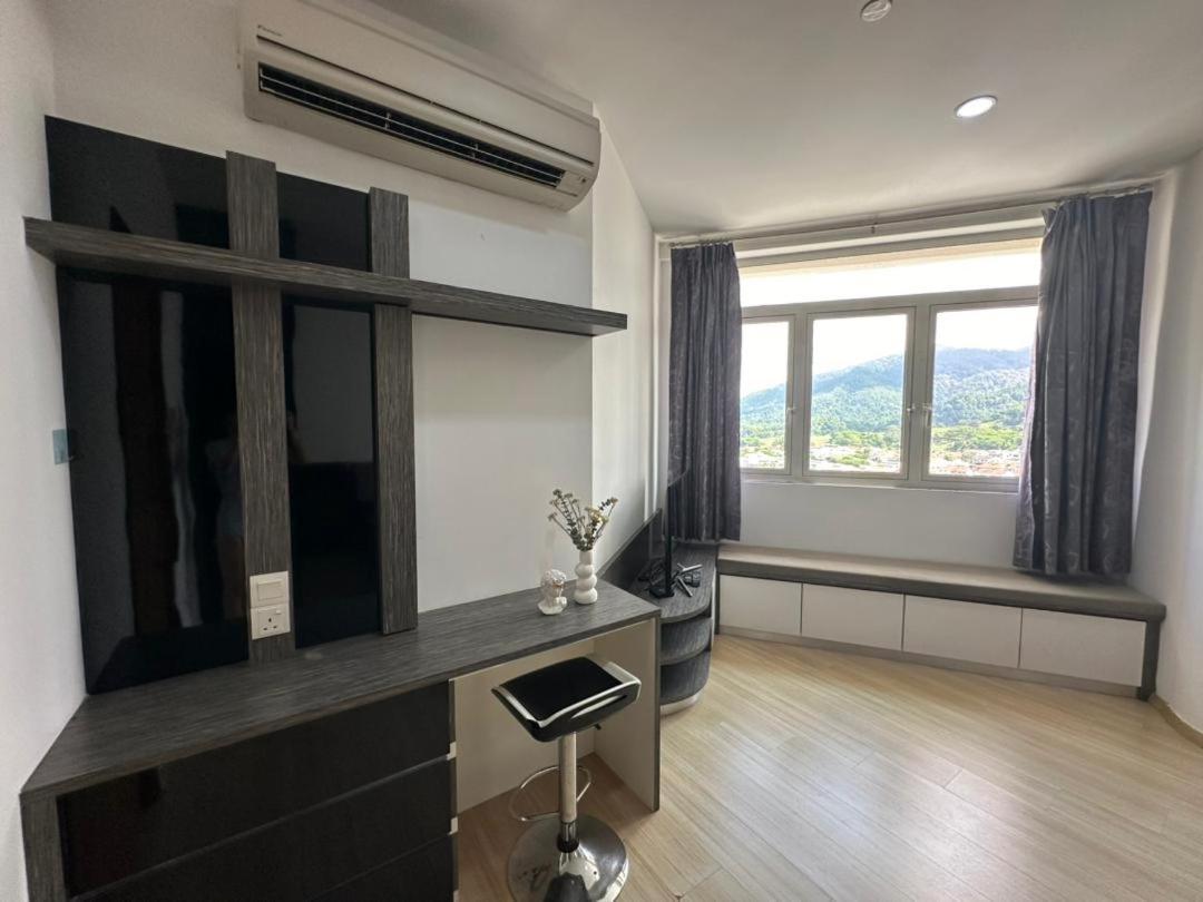 Luxury 118 Island Plaza *